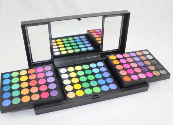 Paleta 180 Cores de sombras - Já no Brasil!!
